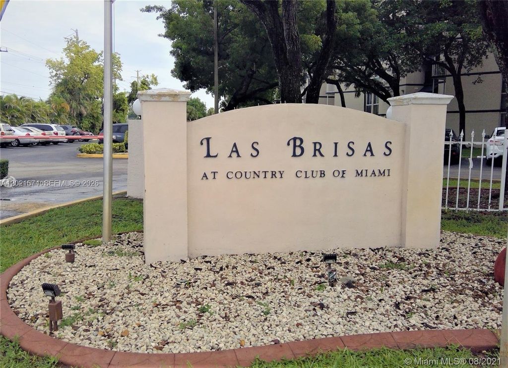 7075 NW 186th St C207, Hialeah, FL 33015