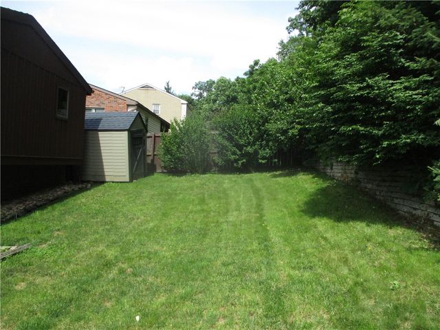 106 Larchwood Dr, Wilkins Twp, PA 15145