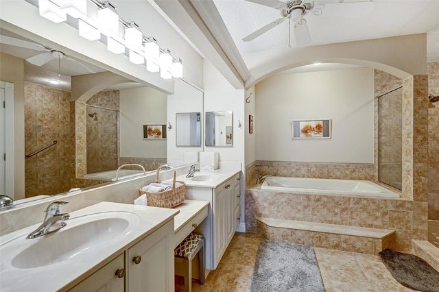 5110 MANORWOOD DRIVE 3D, Sarasota, FL 34235