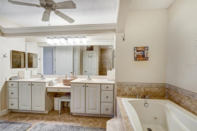 5110 MANORWOOD DRIVE 3D, Sarasota, FL 34235