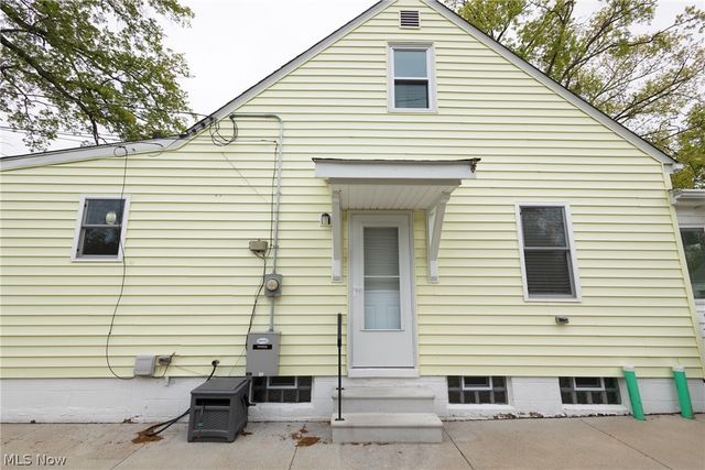 241 Inwood Boulevard, Avon Lake, OH 44012