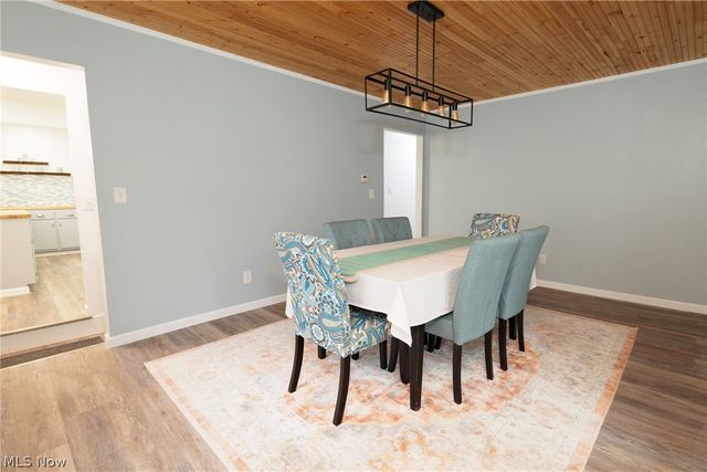 241 Inwood Boulevard, Avon Lake, OH 44012