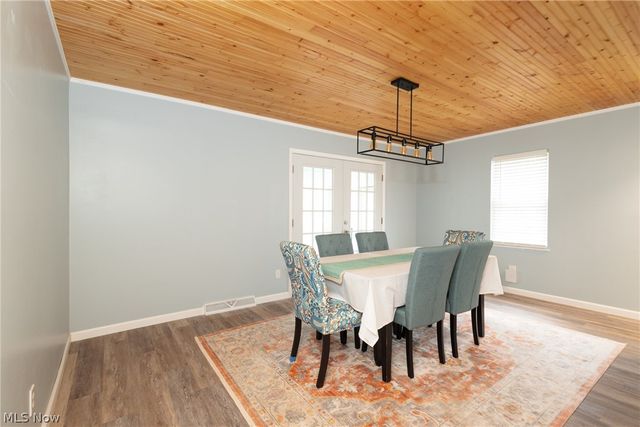 241 Inwood Boulevard, Avon Lake, OH 44012