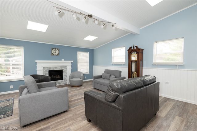 241 Inwood Boulevard, Avon Lake, OH 44012
