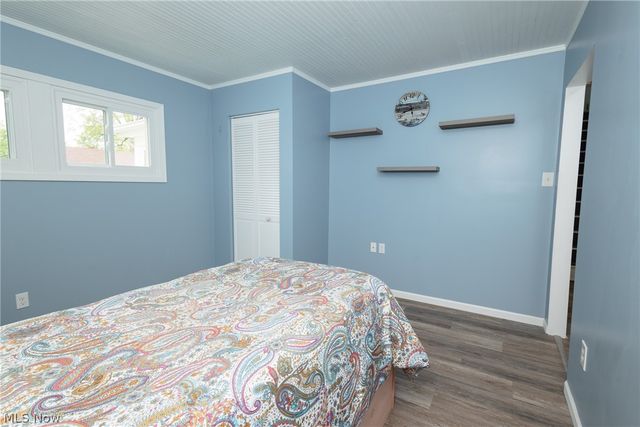 241 Inwood Boulevard, Avon Lake, OH 44012