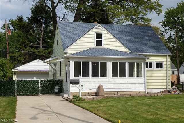 241 Inwood Boulevard, Avon Lake, OH 44012