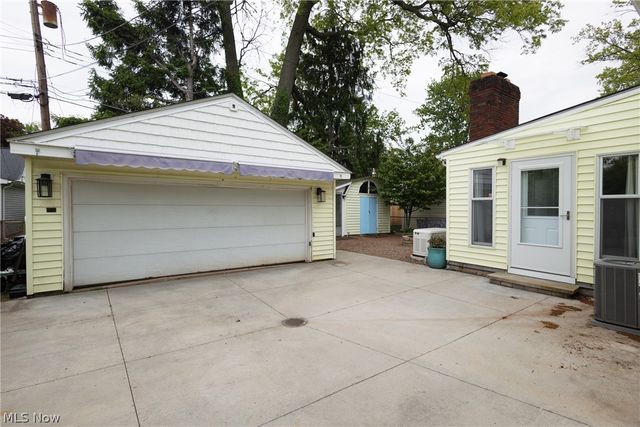 241 Inwood Boulevard, Avon Lake, OH 44012