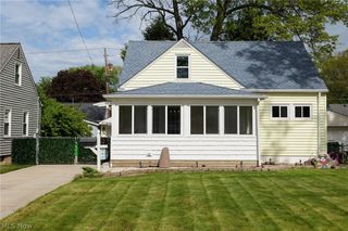 241 Inwood Boulevard, Avon Lake, OH 44012