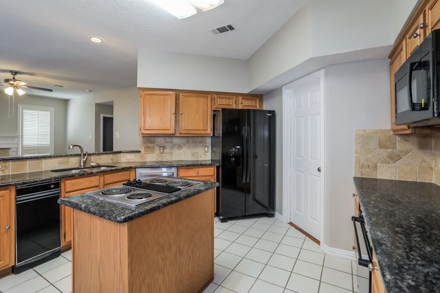 311 Riverwalk Lane, Irving, TX 75063
