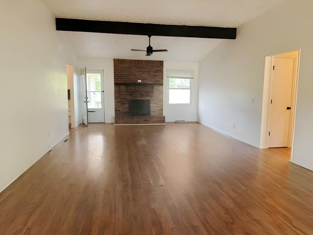 1807 W Swan Street, Springfield, MO 65807