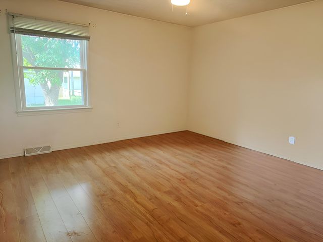 1807 W Swan Street, Springfield, MO 65807