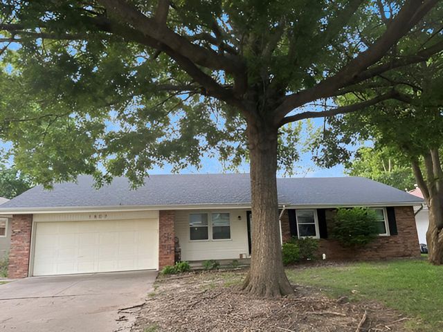 1807 W Swan Street, Springfield, MO 65807