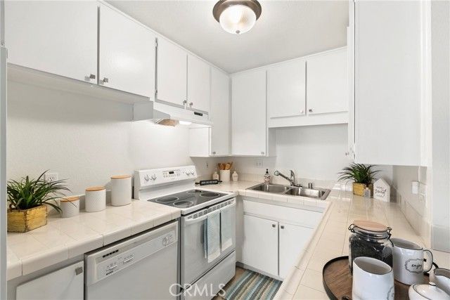 10472 Caminito Rimini, San Diego, CA 92129