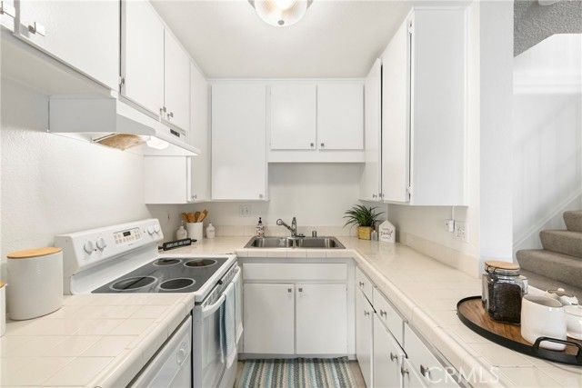 10472 Caminito Rimini, San Diego, CA 92129