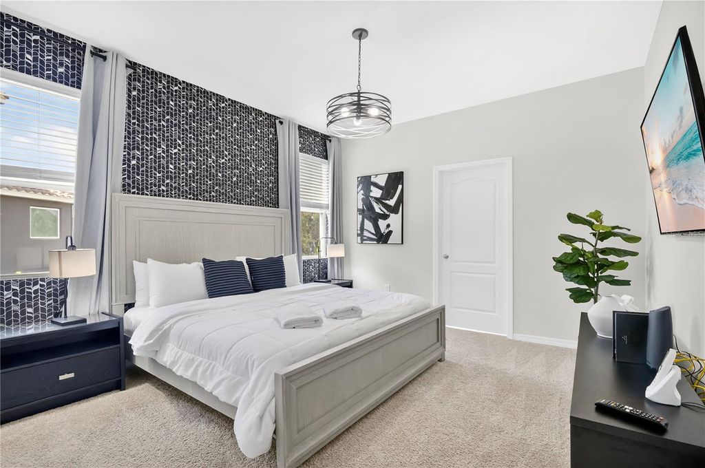 Image 11 of property listing at 7699 OAKMOSS LOOP, Davenport, FL 33837