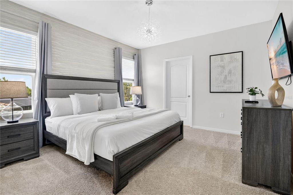 Image 19 of property listing at 7699 OAKMOSS LOOP, Davenport, FL 33837