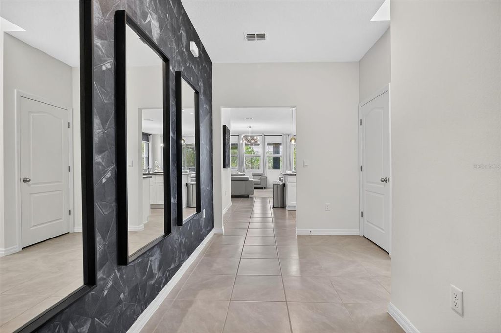 Image 3 of property listing at 7699 OAKMOSS LOOP, Davenport, FL 33837