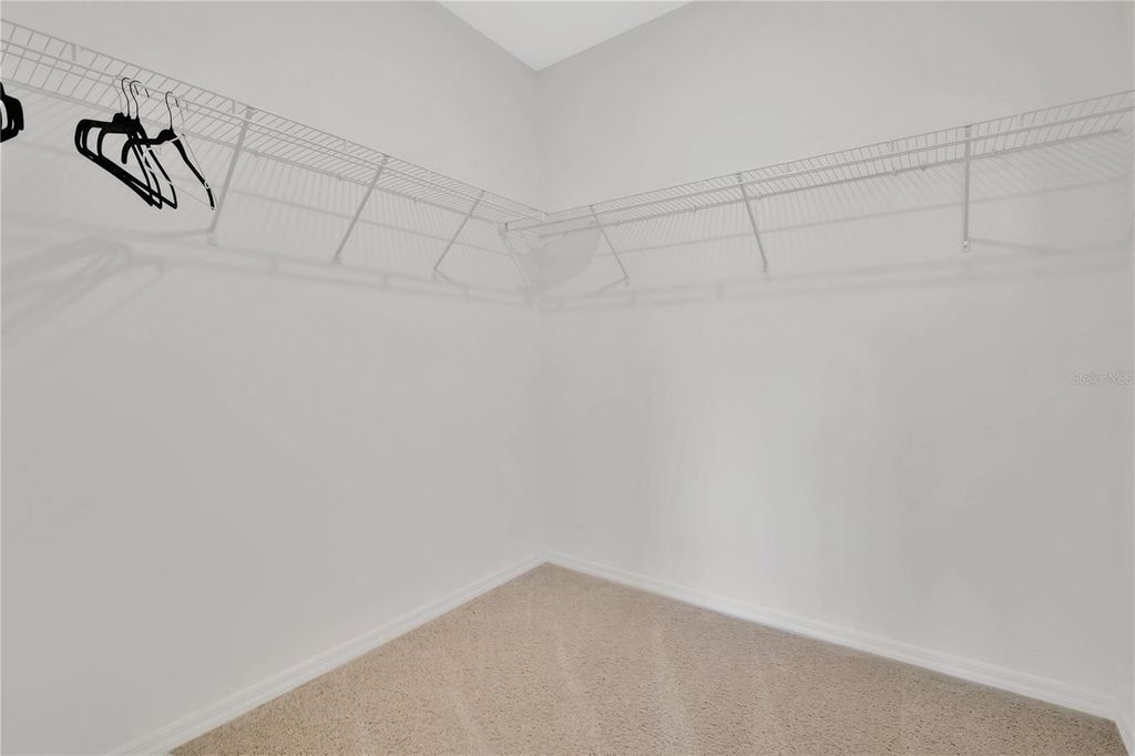 Image 21 of property listing at 7699 OAKMOSS LOOP, Davenport, FL 33837