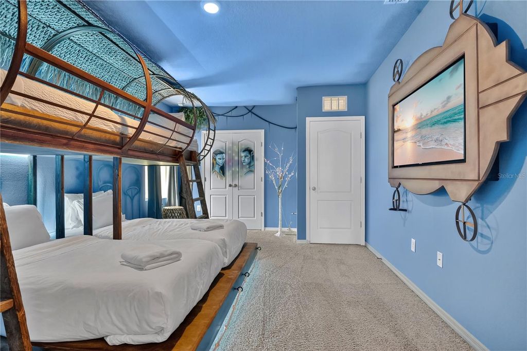 Image 25 of property listing at 7699 OAKMOSS LOOP, Davenport, FL 33837