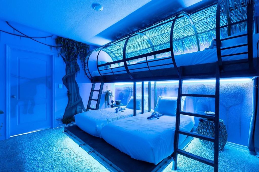 Image 28 of property listing at 7699 OAKMOSS LOOP, Davenport, FL 33837