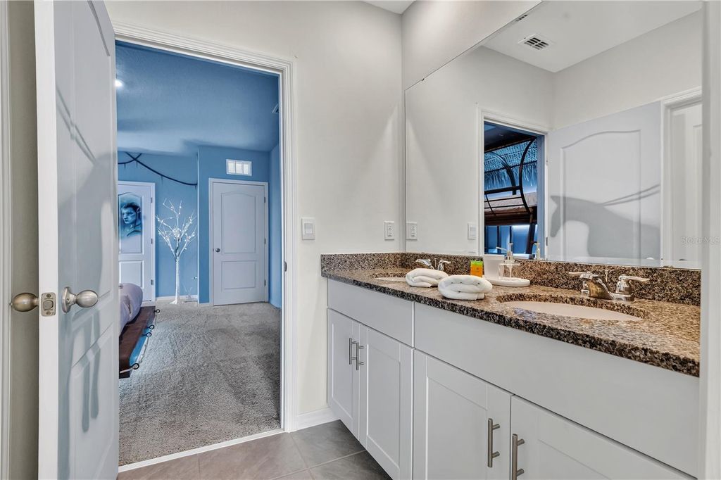 Image 30 of property listing at 7699 OAKMOSS LOOP, Davenport, FL 33837