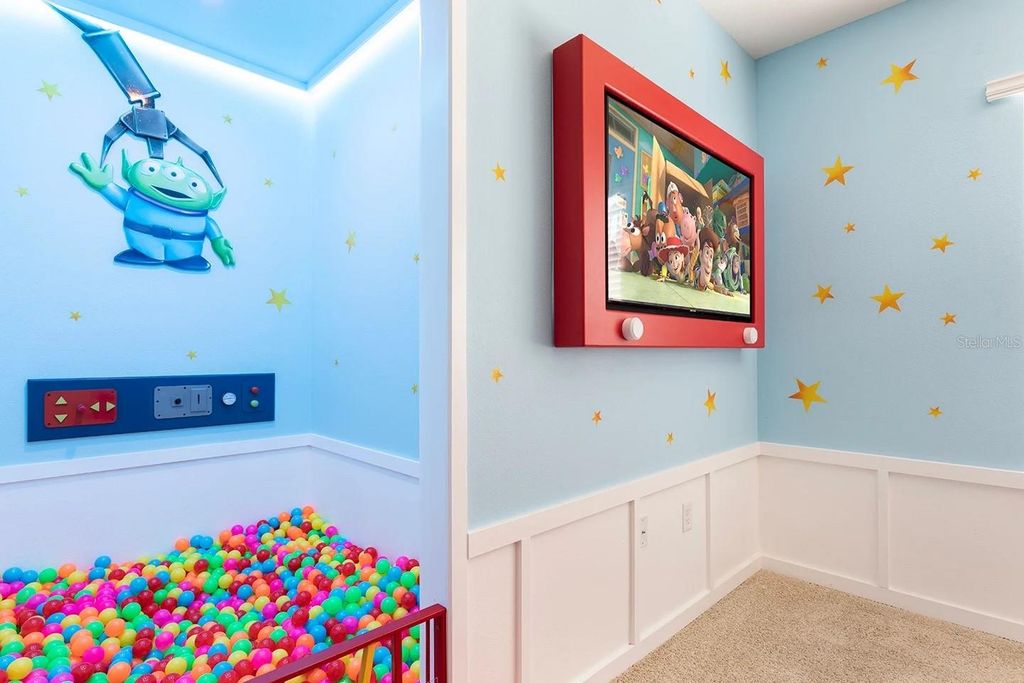 Image 35 of property listing at 7699 OAKMOSS LOOP, Davenport, FL 33837