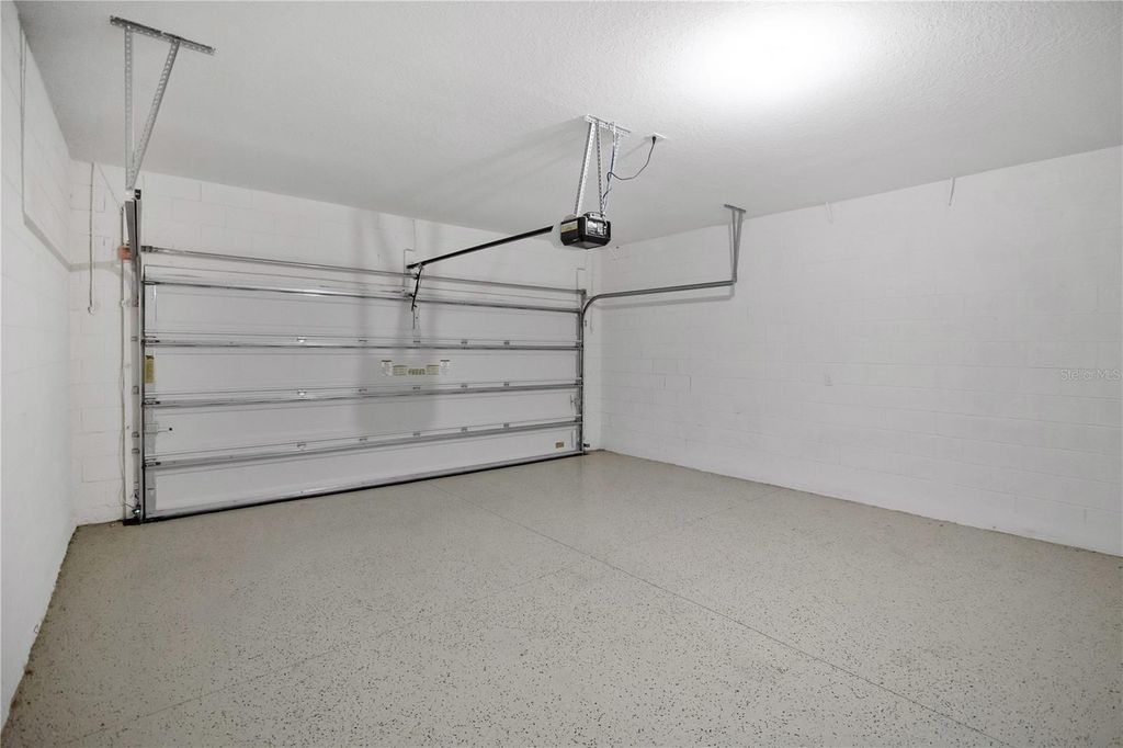 Image 37 of property listing at 7699 OAKMOSS LOOP, Davenport, FL 33837