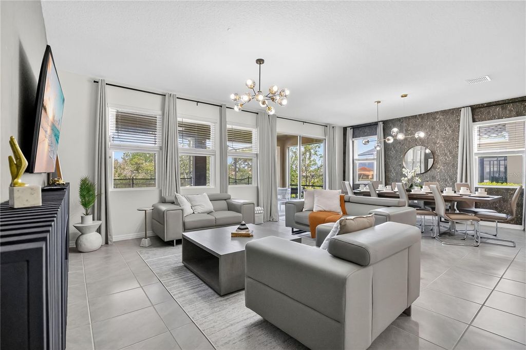 Image 6 of property listing at 7699 OAKMOSS LOOP, Davenport, FL 33837