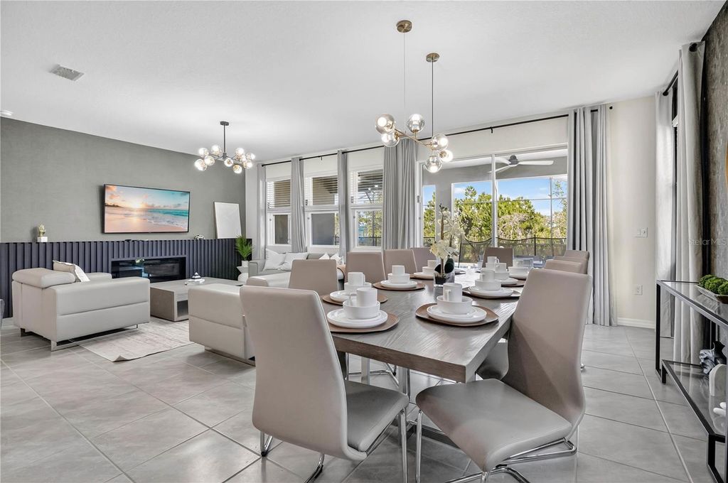 Image 10 of property listing at 7699 OAKMOSS LOOP, Davenport, FL 33837