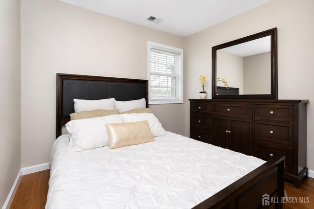 327 Woodland Avenue, Sayreville, NJ 08879
