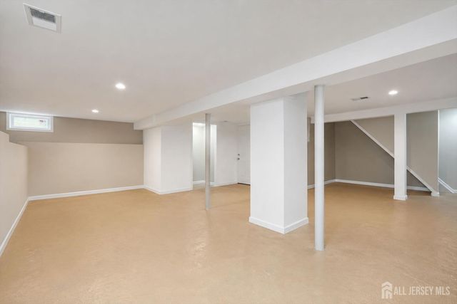 327 Woodland Avenue, Sayreville, NJ 08879