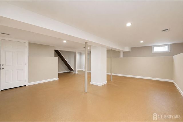 327 Woodland Avenue, Sayreville, NJ 08879