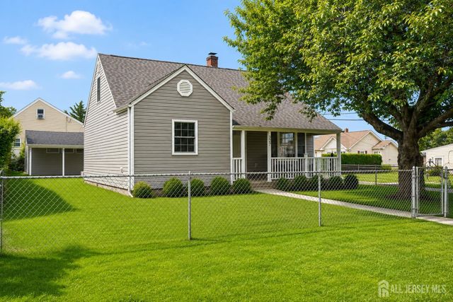 327 Woodland Avenue, Sayreville, NJ 08879