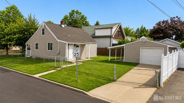 327 Woodland Avenue, Sayreville, NJ 08879