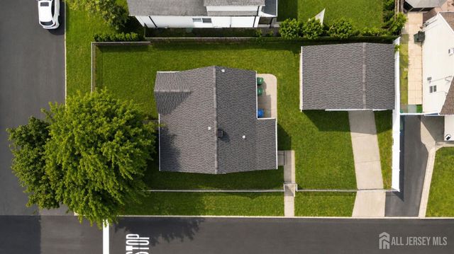 327 Woodland Avenue, Sayreville, NJ 08879