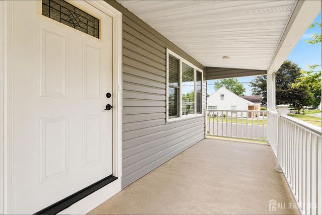 327 Woodland Avenue, Sayreville, NJ 08879