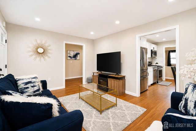 327 Woodland Avenue, Sayreville, NJ 08879