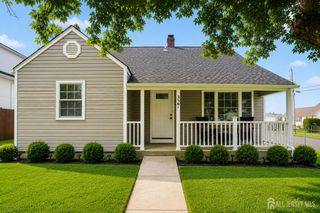327 Woodland Avenue, Sayreville, NJ 08879