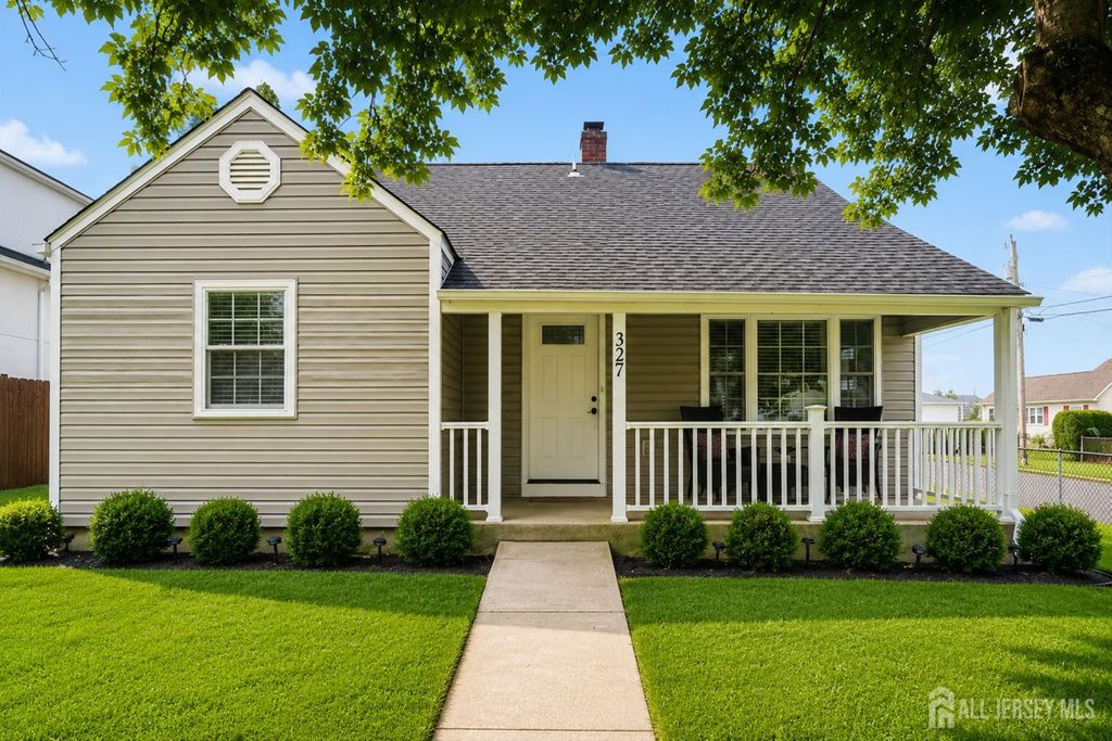 327 Woodland Avenue, Sayreville, NJ 08879