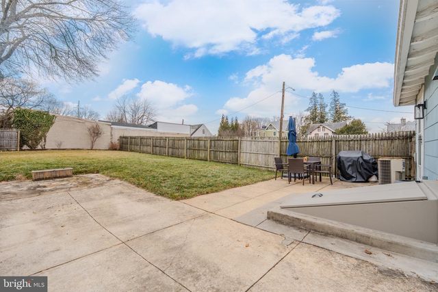 315 W SPRING AVE, Ardmore, PA 19003