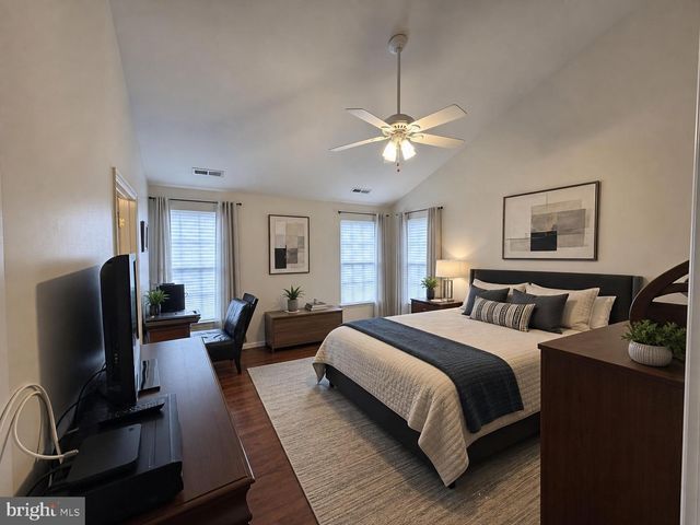 42716 ROLLING ROCK SQ, Chantilly, VA 20152