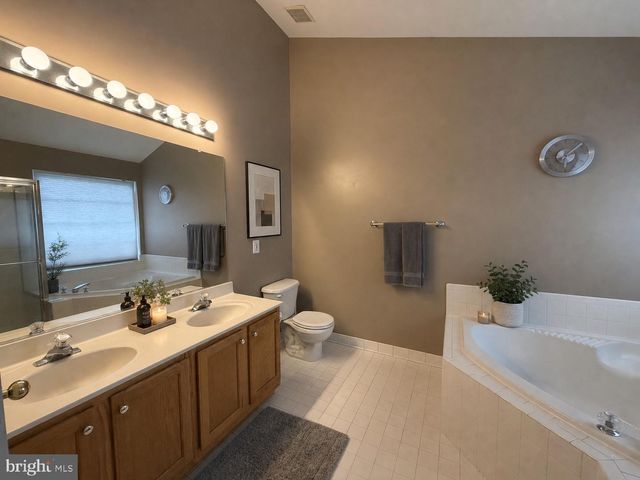 42716 ROLLING ROCK SQ, Chantilly, VA 20152