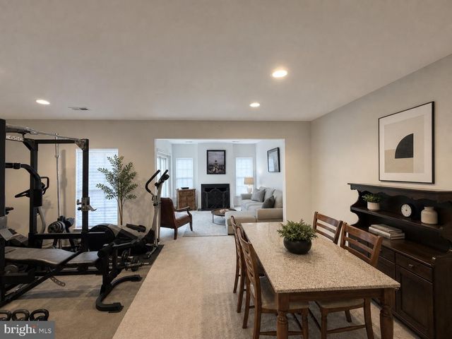42716 ROLLING ROCK SQ, Chantilly, VA 20152