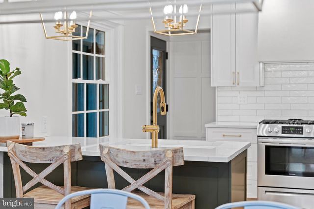 216 N 36TH ST, Camp Hill, PA 17011