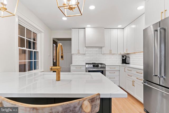 216 N 36TH ST, Camp Hill, PA 17011