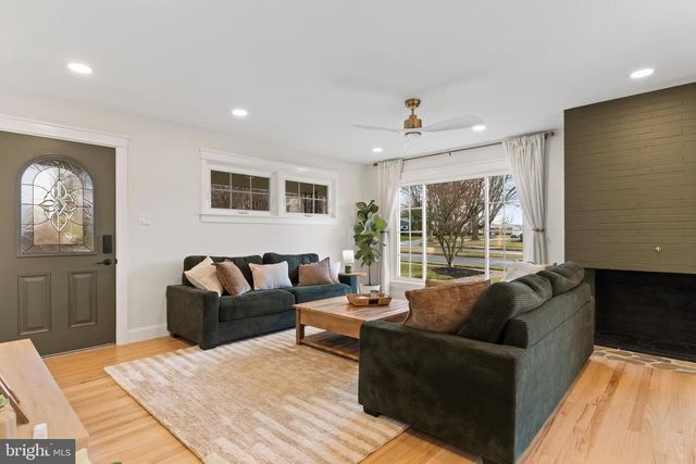 216 N 36TH ST, Camp Hill, PA 17011