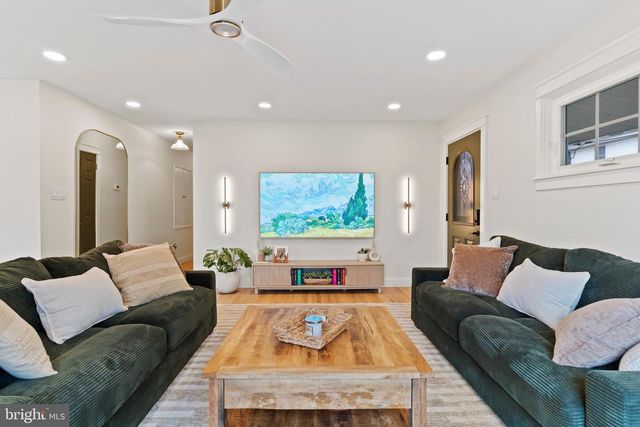 216 N 36TH ST, Camp Hill, PA 17011