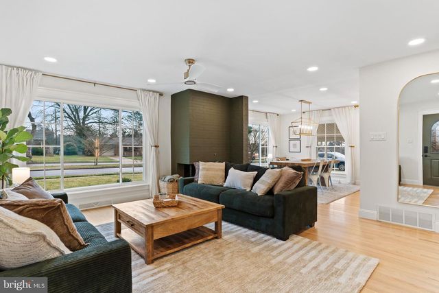 216 N 36TH ST, Camp Hill, PA 17011