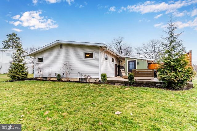 216 N 36TH ST, Camp Hill, PA 17011