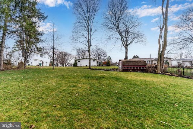 216 N 36TH ST, Camp Hill, PA 17011